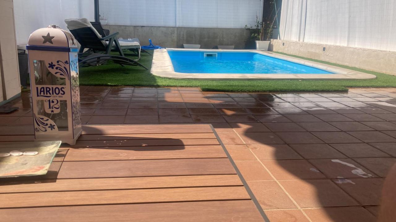 Chalet Con Piscina Simancas Exterior photo
